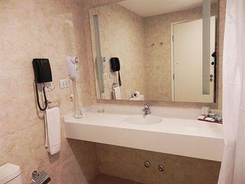 Hotel Quorum Golf, Tenis & Spa Кордоба Екстериор снимка